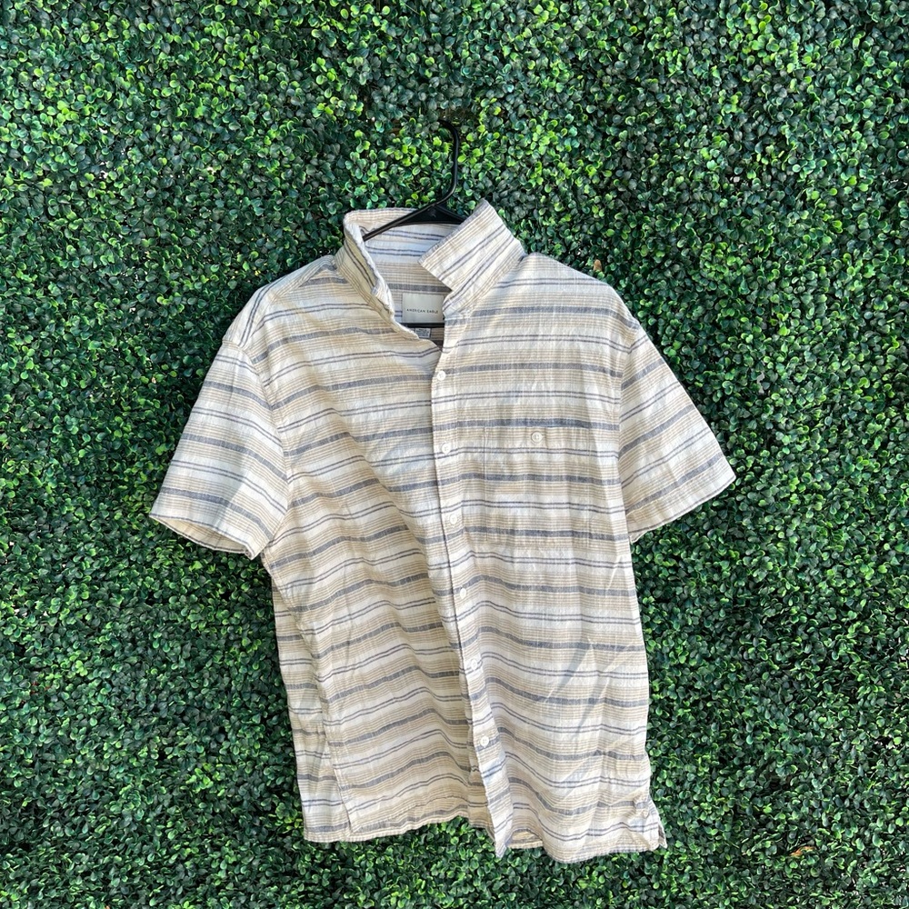 American Eagle button up